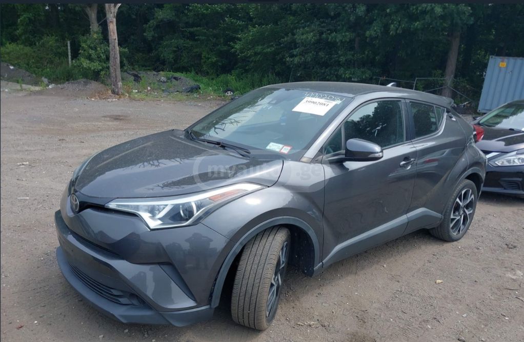 Toyota C-HR 2020 — photo 2
