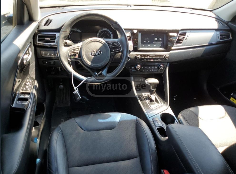 Kia Niro 2018 — photo 2