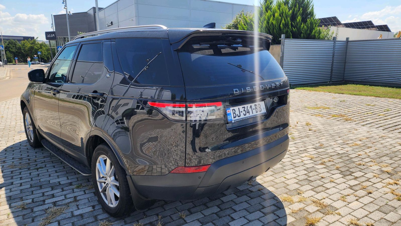 Land Rover Discovery 2017 — photo 2