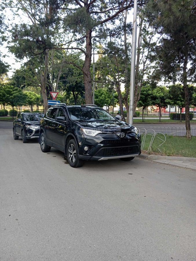Toyota RAV4 2022 — photo 2