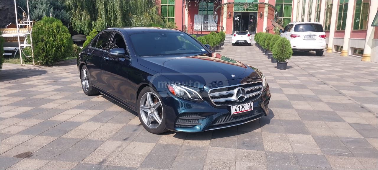 Mercedes-Benz E 300