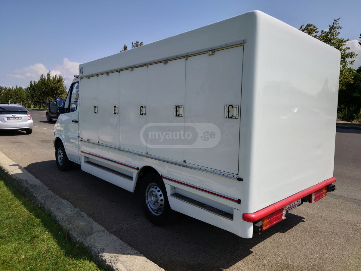 Mercedes-Benz Sprinter 2004 — photo 2