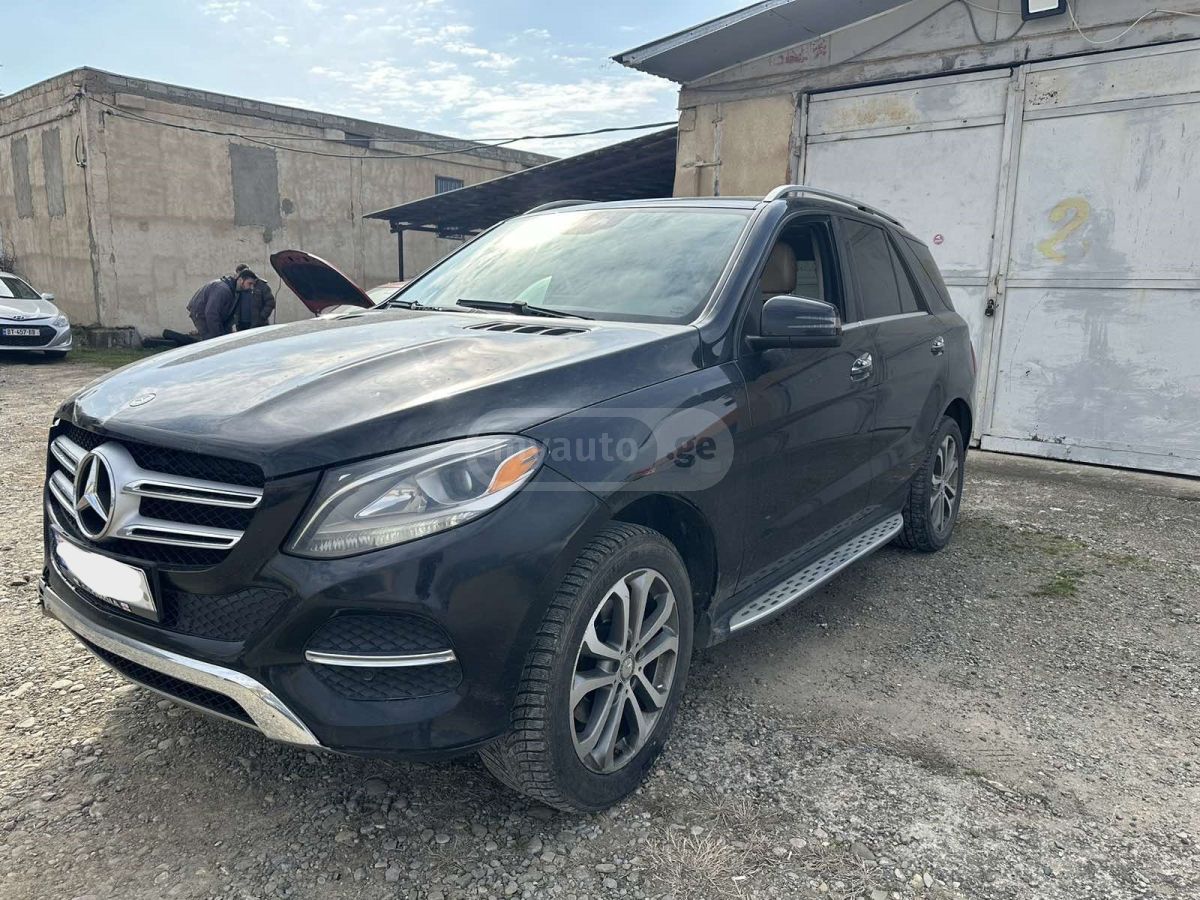 Mercedes-Benz GLE 350 2016 — photo 2