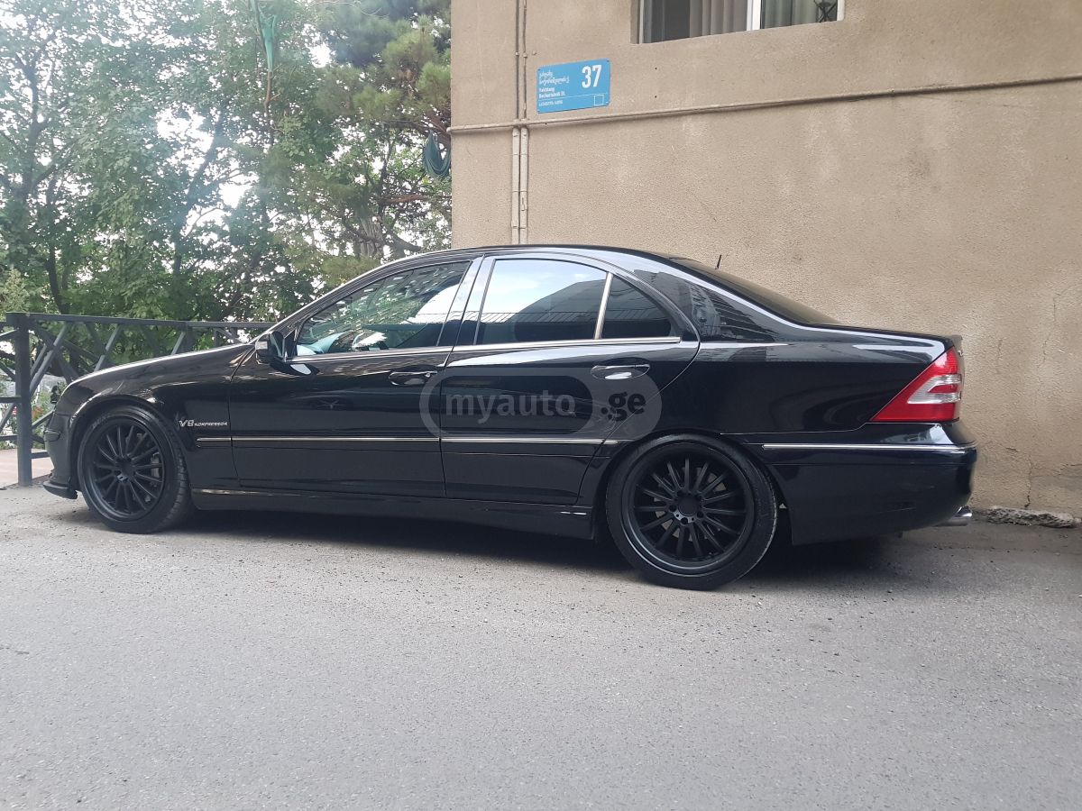 Mercedes-Benz C 55 AMG 2005 — photo 2