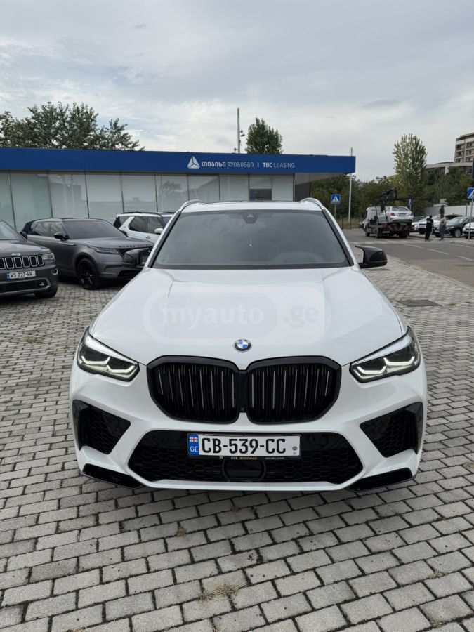 BMW X5 2018 — photo 2