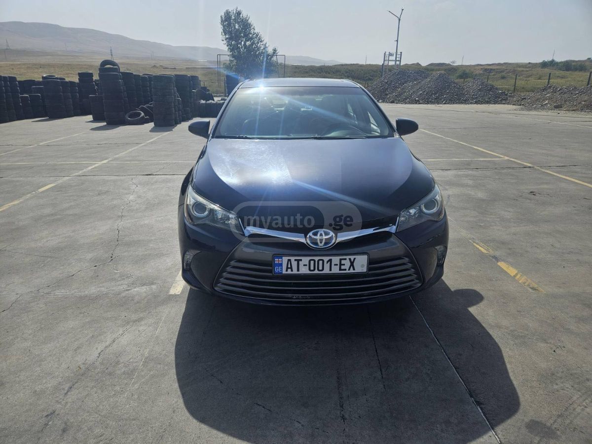 Toyota Camry 2015 — photo 2