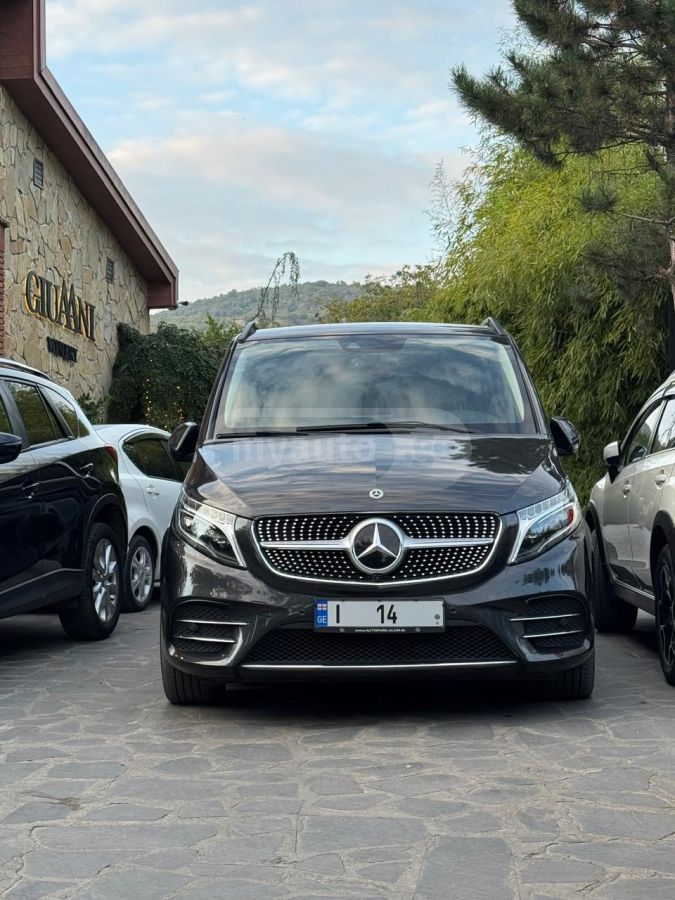 Mercedes-Benz V 250