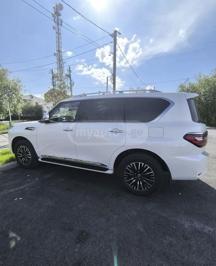 Nissan Patrol 2023 — photo 2