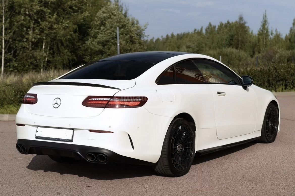 Mercedes-Benz E 400 2018 — photo 2