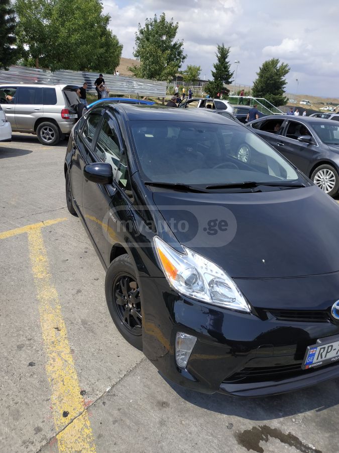 Toyota Prius 2013 — photo 2