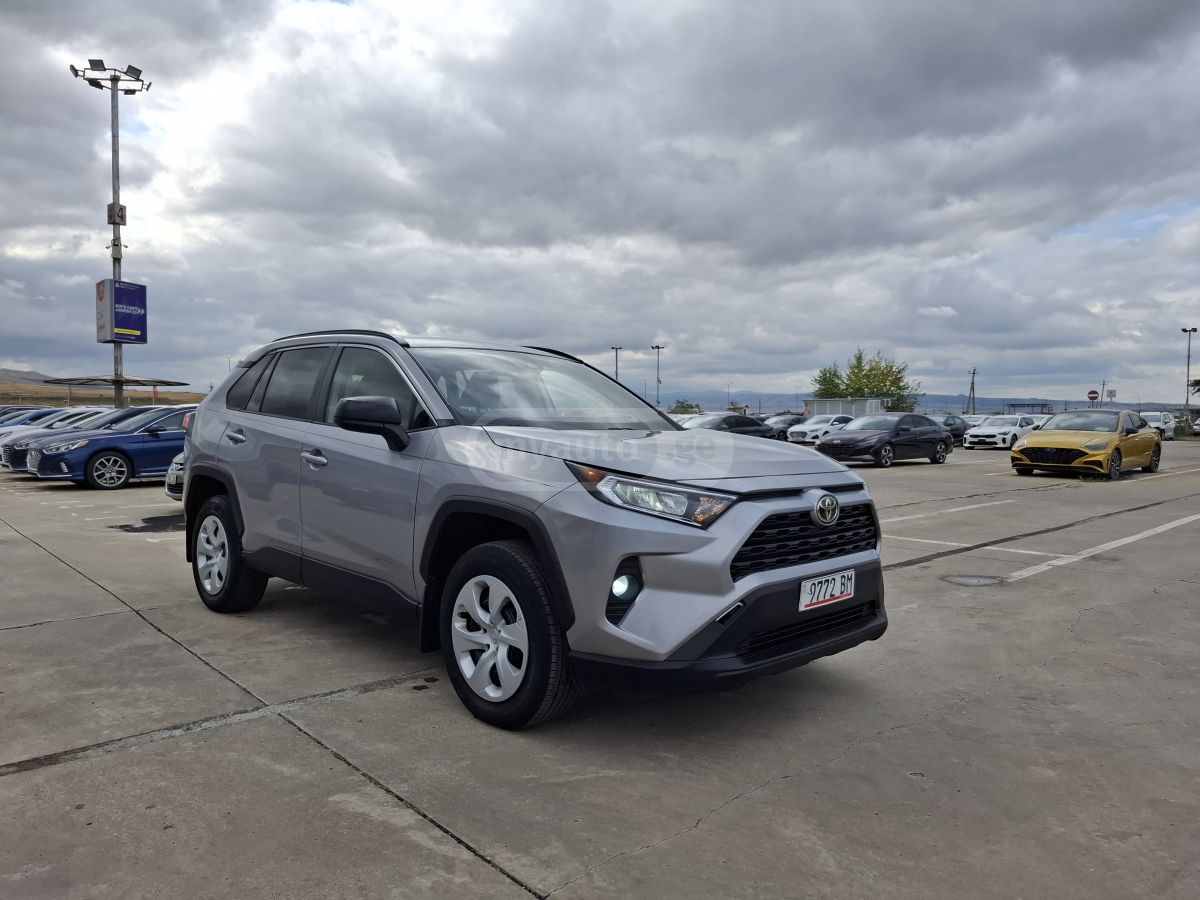 Toyota RAV 4 2019 — photo 2