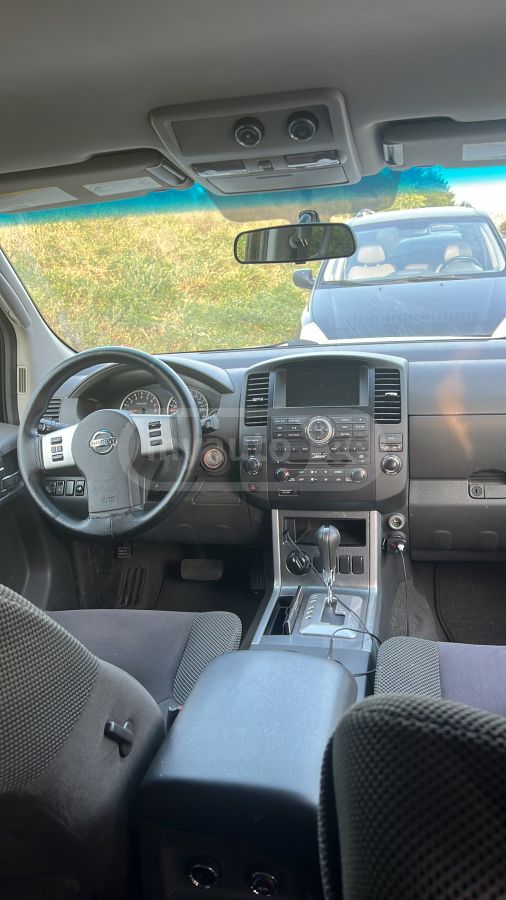 Nissan Pathfinder 2011 — photo 2