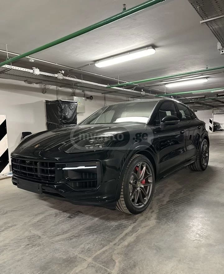 Porsche Cayenne 2023 — photo 2