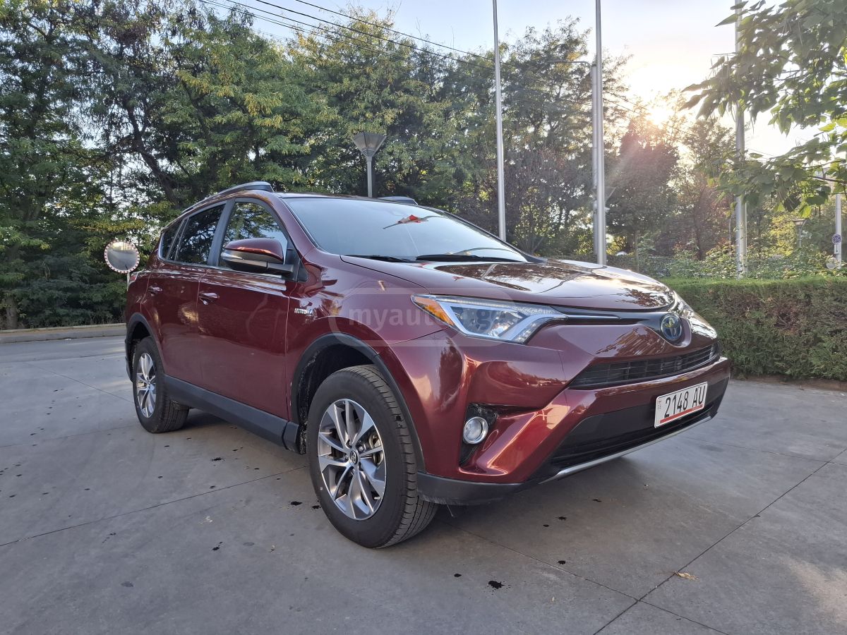 Toyota RAV4 2018 — photo 2