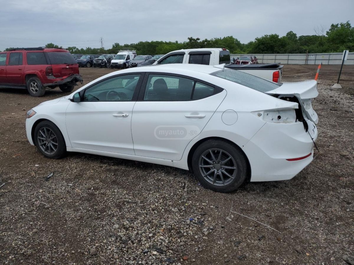 Hyundai Elantra 2018 — photo 2