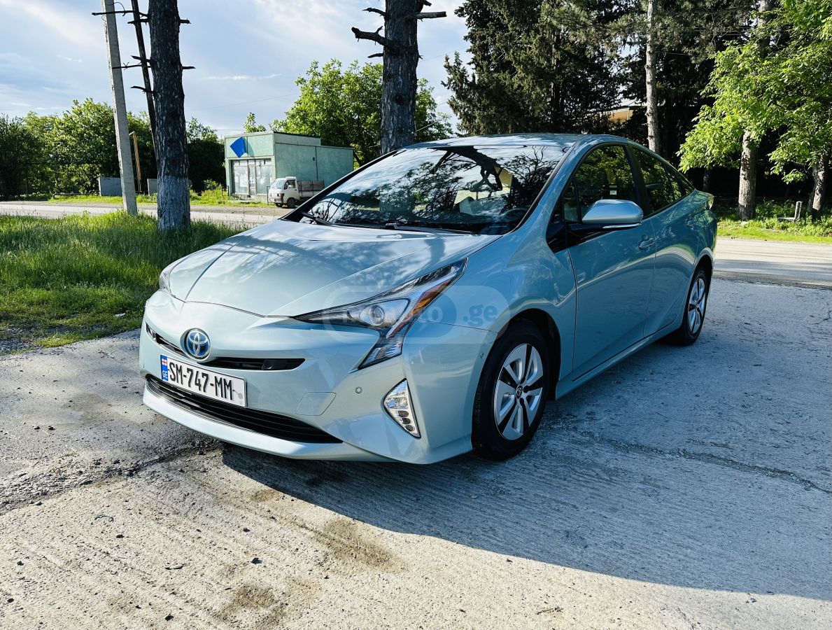 Toyota Prius 2018 — photo 2