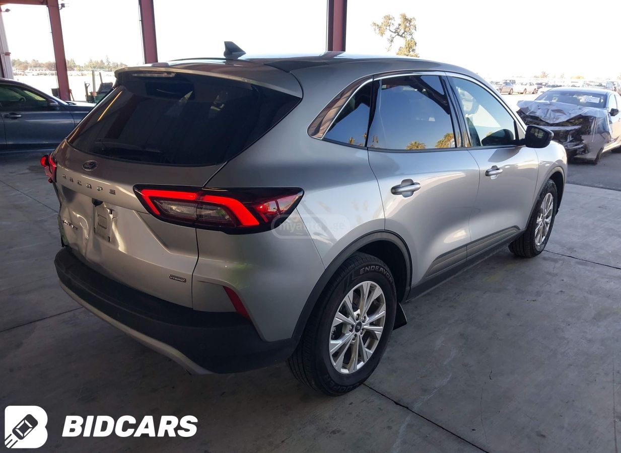Ford Escape 2023 — photo 2