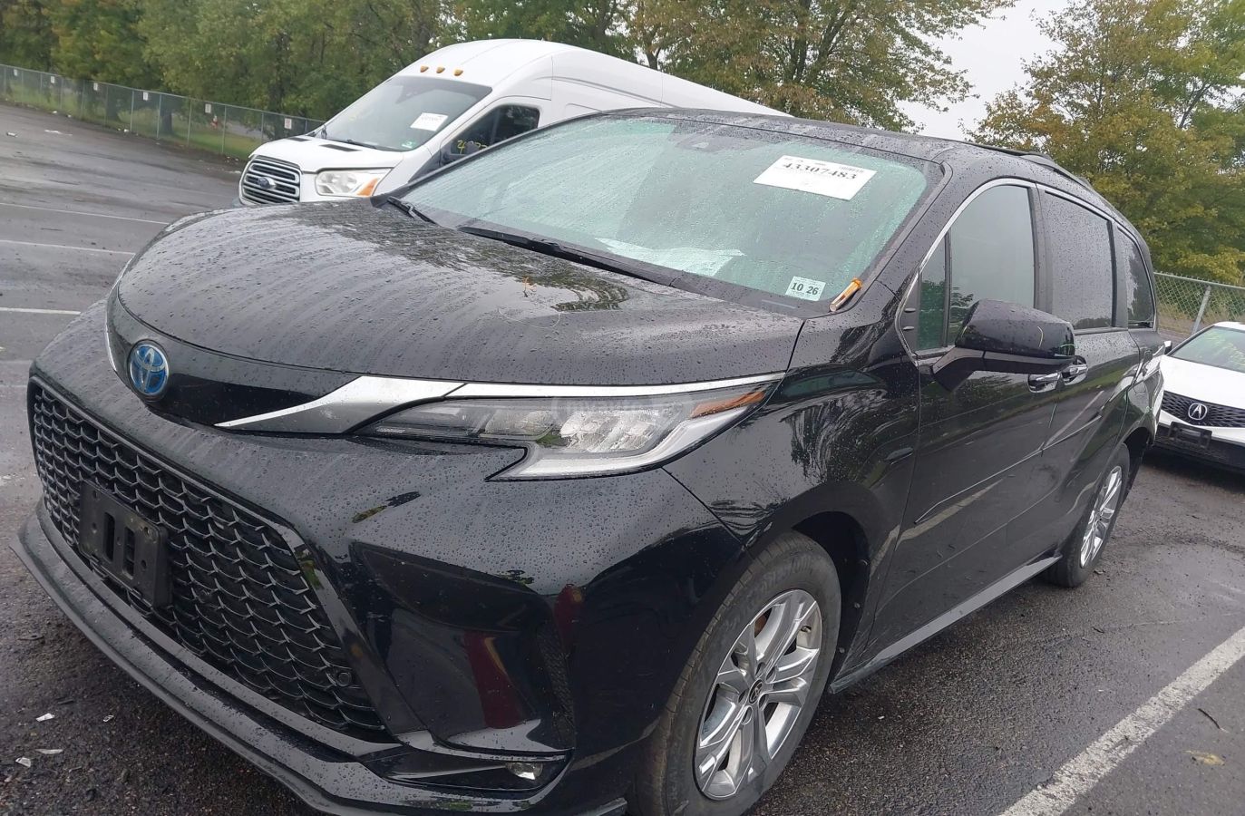 Toyota Sienna 2022 — photo 2