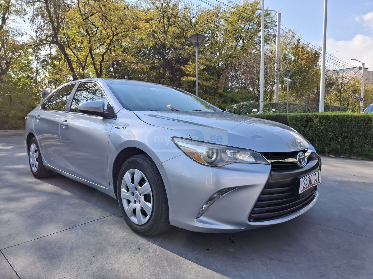 Toyota Camry 2016 — photo 2