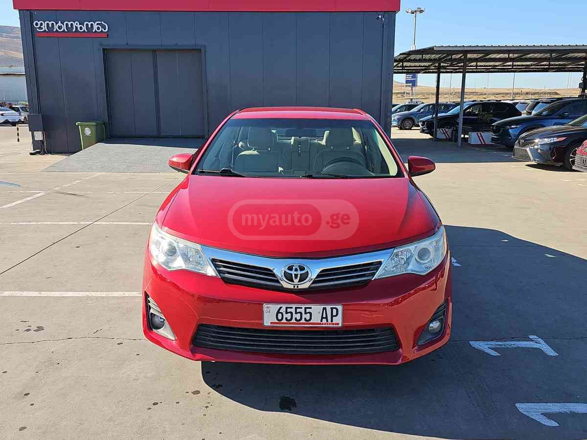 Toyota Camry 2014 — photo 2