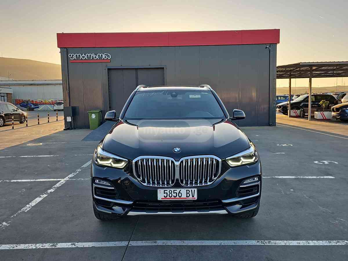BMW X5 2021 — photo 2