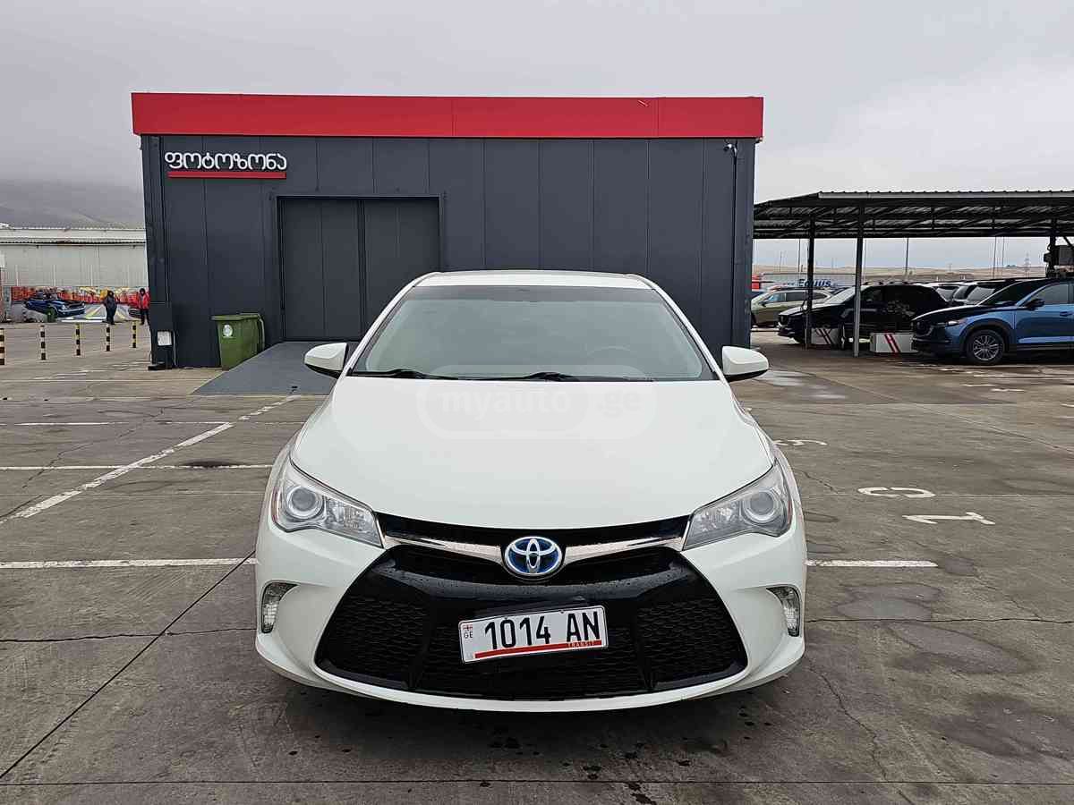 Toyota Camry 2015 — photo 2