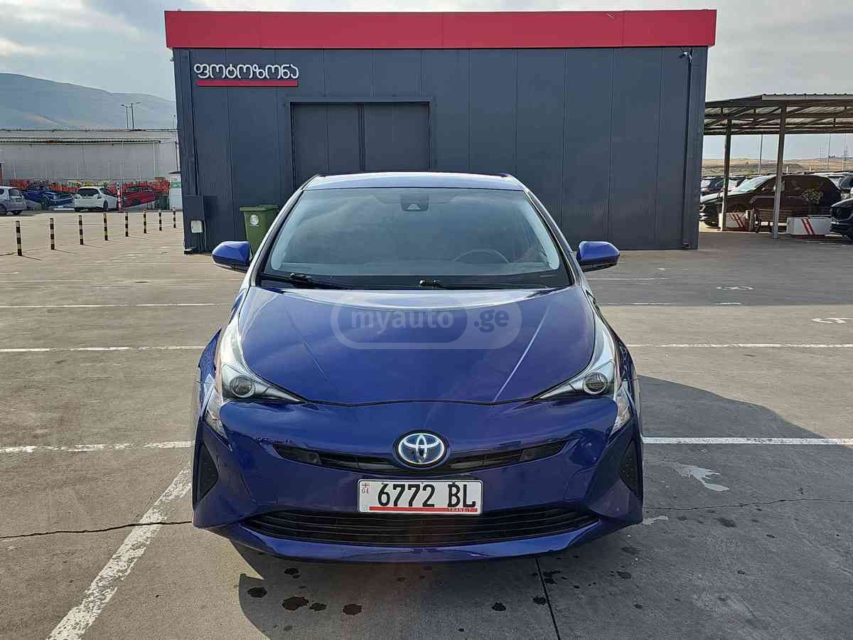 Toyota Prius 2018 — photo 2