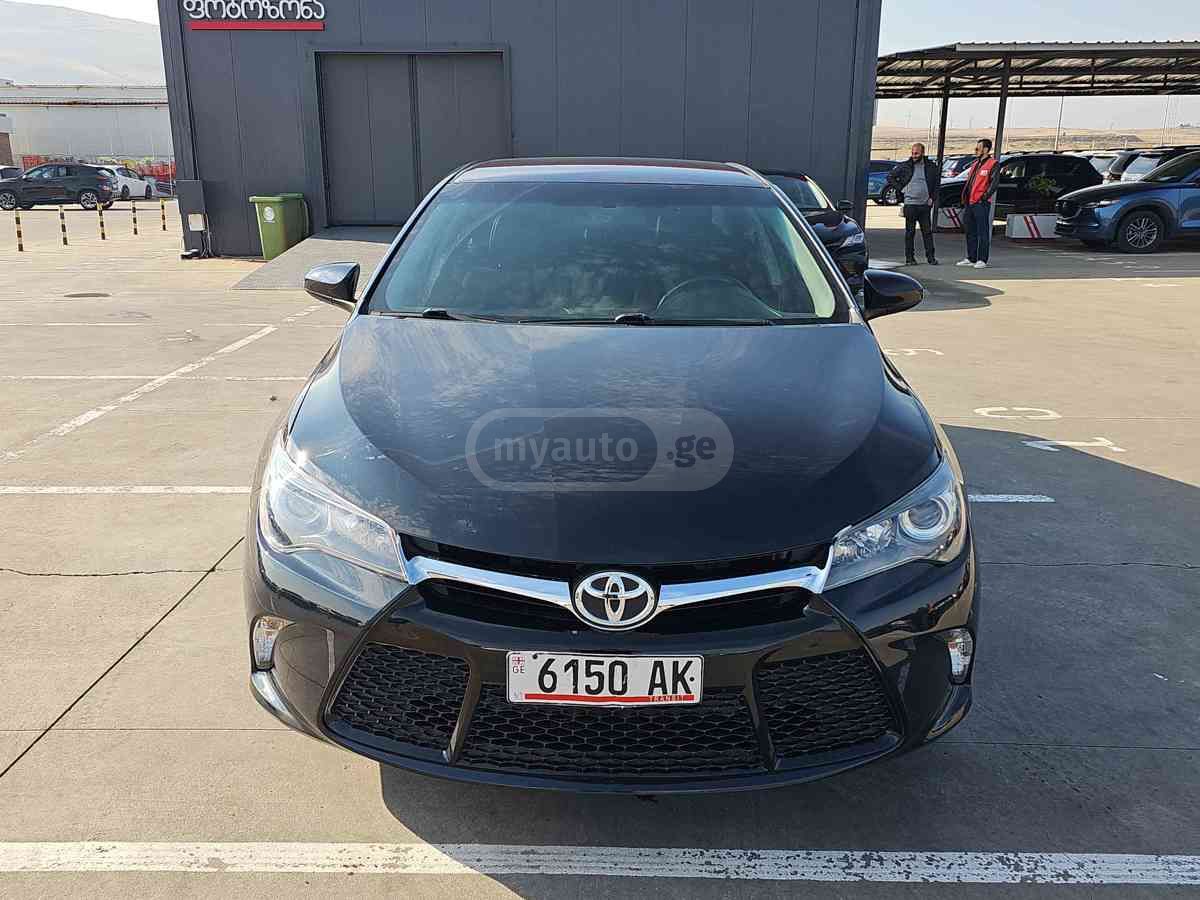 Toyota Camry 2016 — photo 2