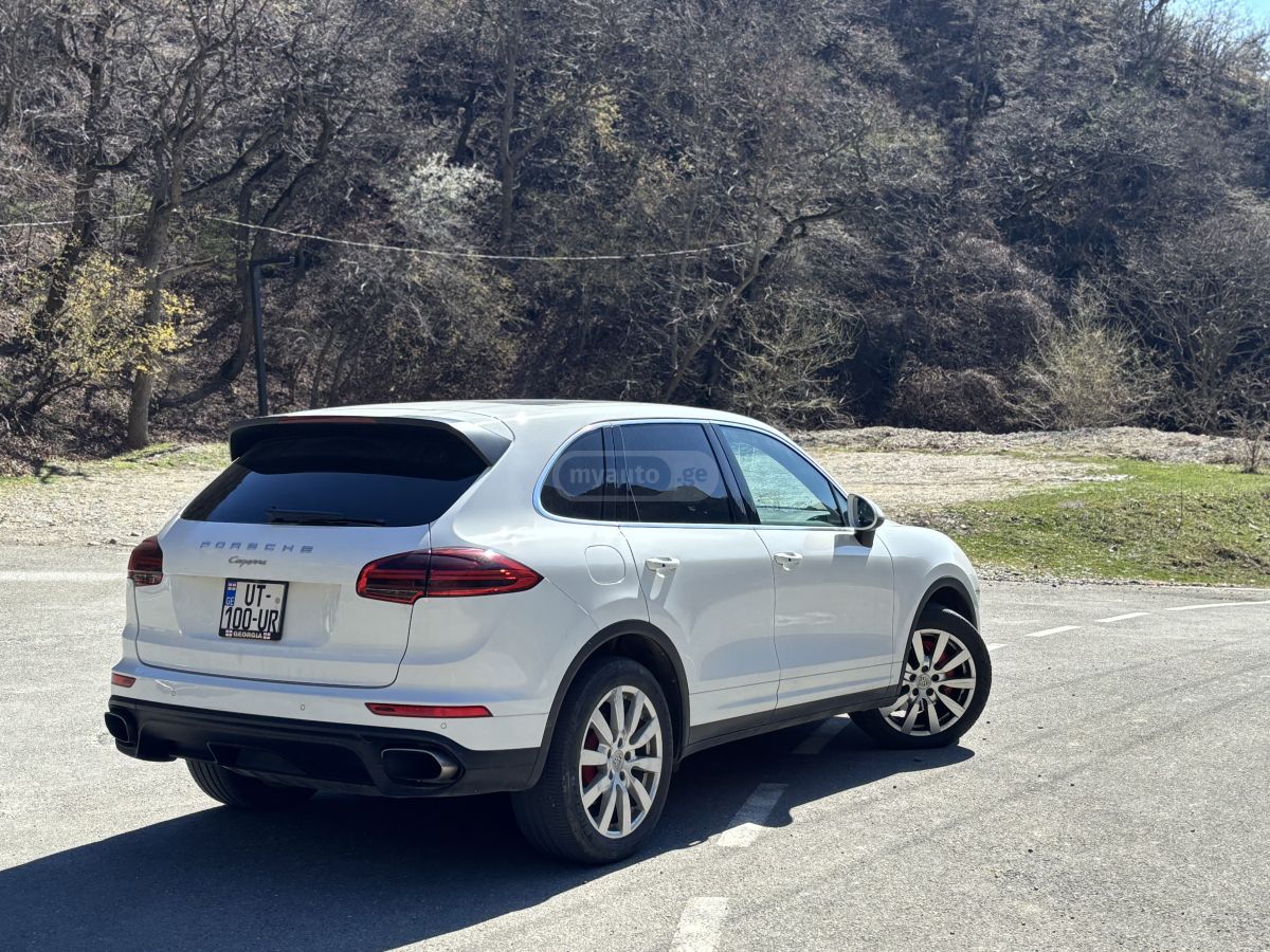 Porsche Cayenne 2015 — photo 2