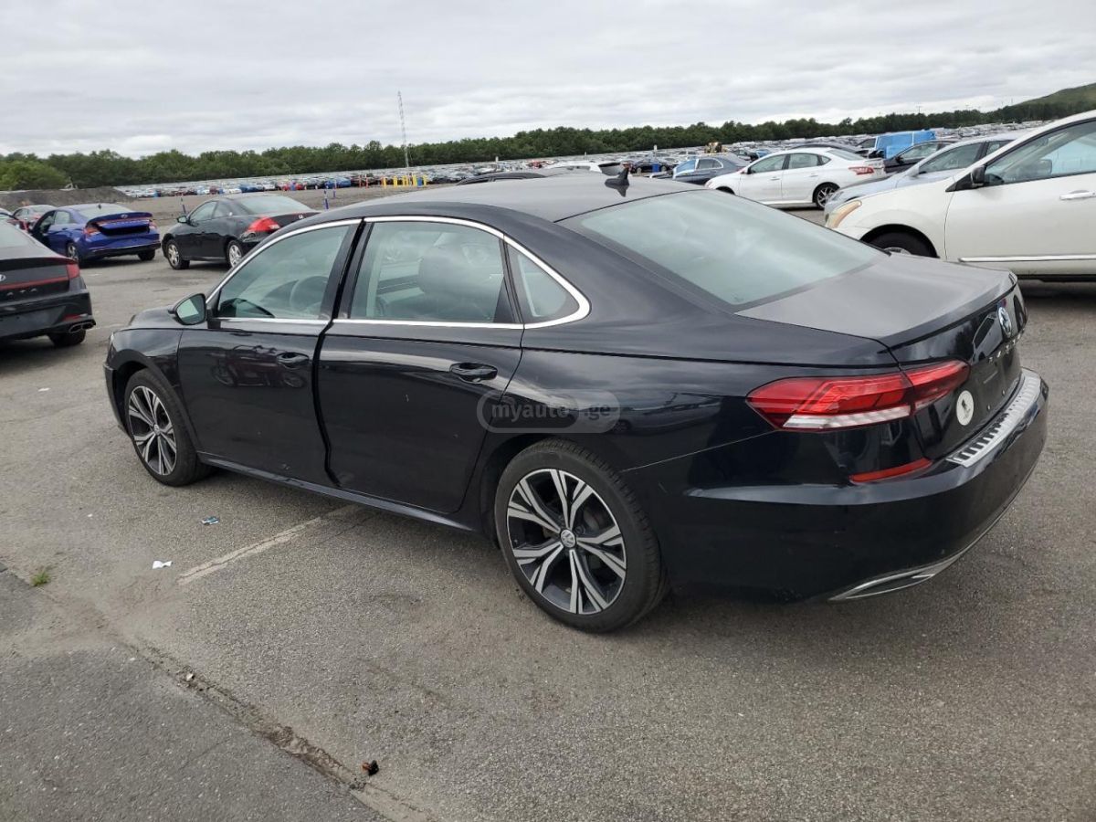 Volkswagen Passat 2022 — photo 2