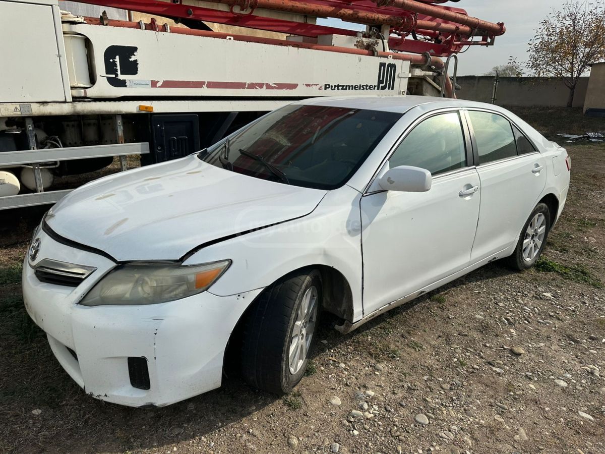 Toyota Camry 2010 — photo 2