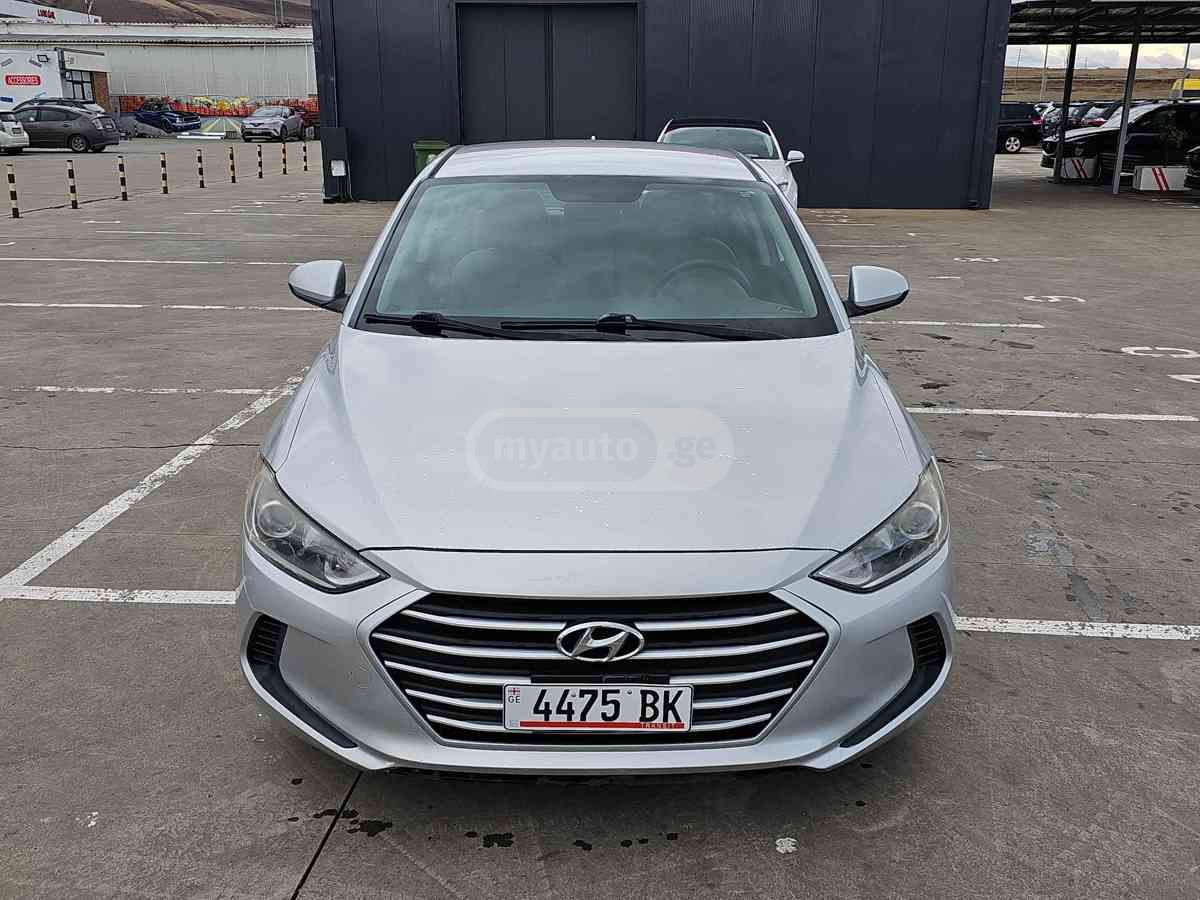 Hyundai Elantra 2018 — photo 2