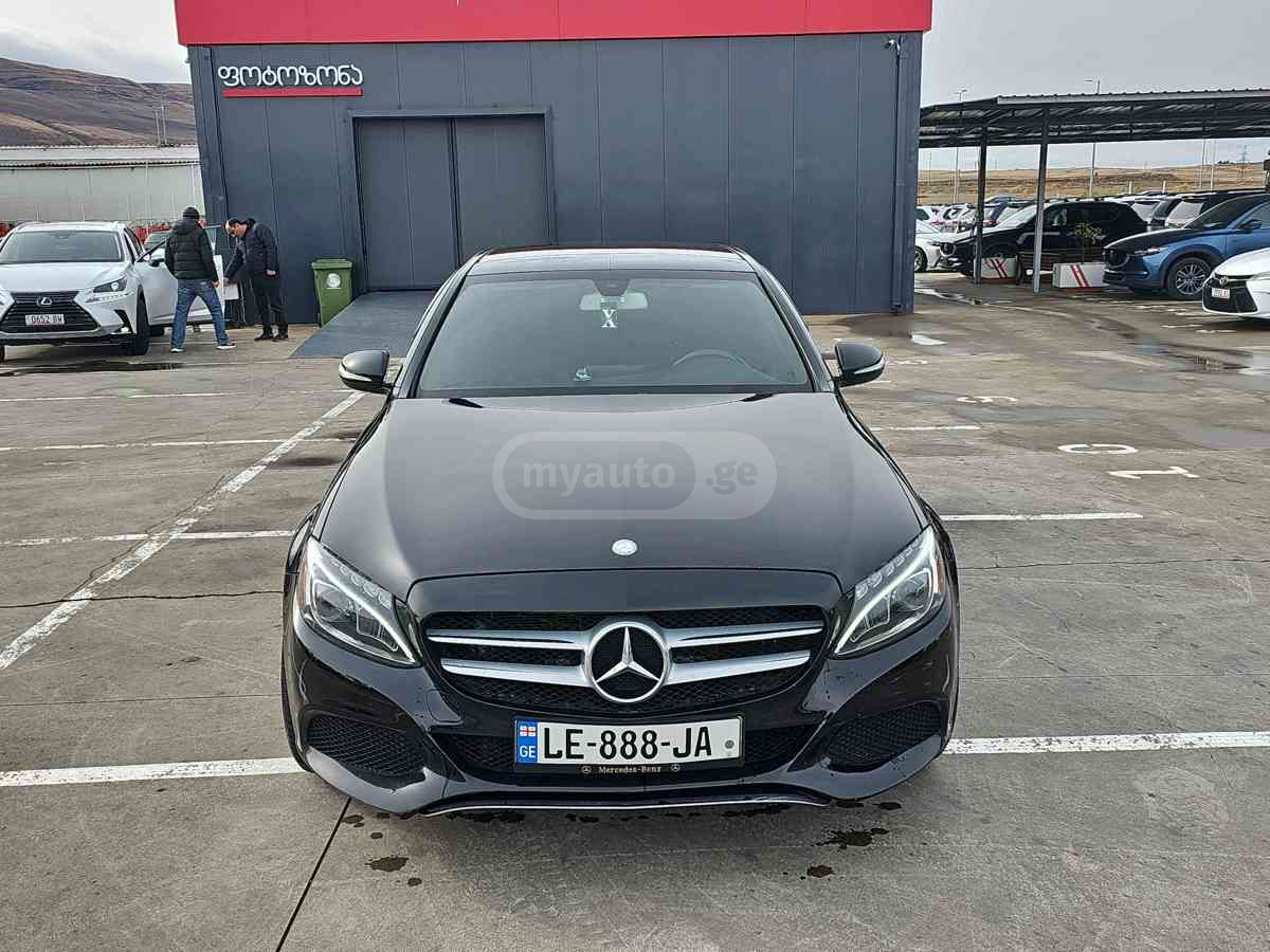 Mercedes-Benz C 300 2015 — photo 2