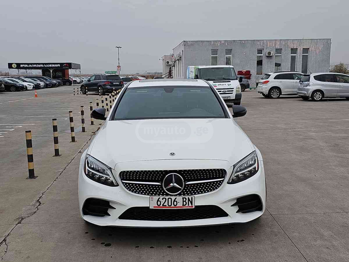 Mercedes-Benz C 300 2020 — photo 2