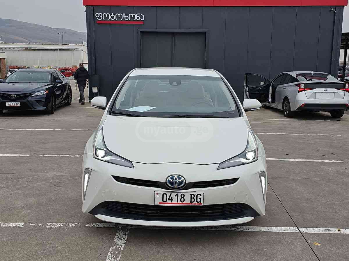 Toyota Prius 2019 — photo 2