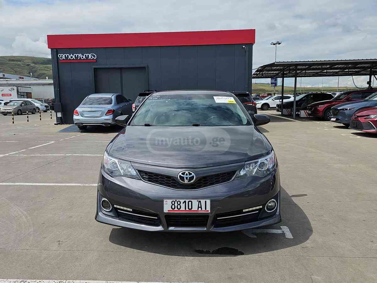 Toyota Camry 2014 — photo 2