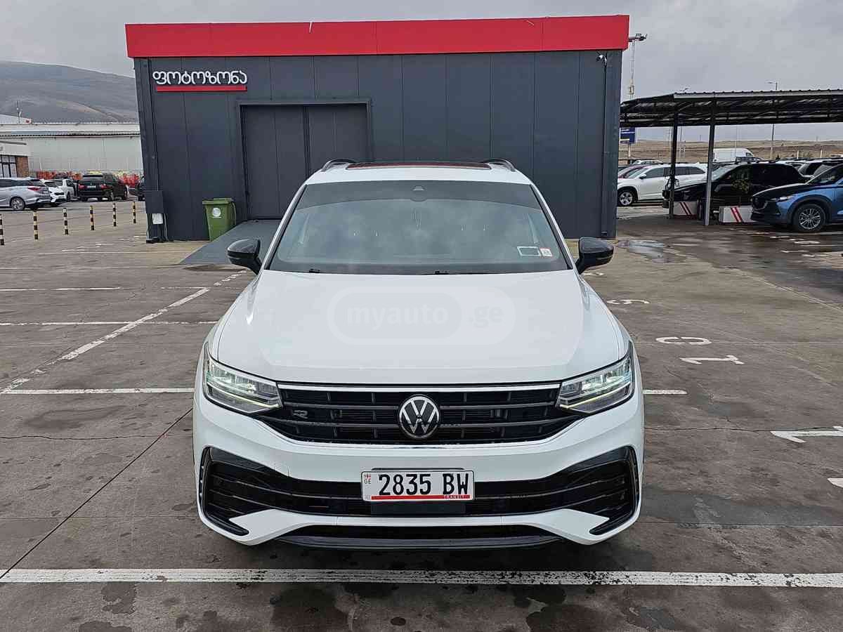 Volkswagen Tiguan 2022 — photo 2
