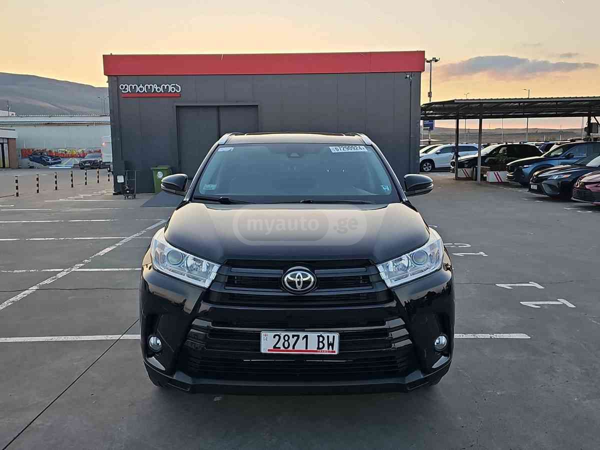 Toyota Highlander 2019 — photo 2