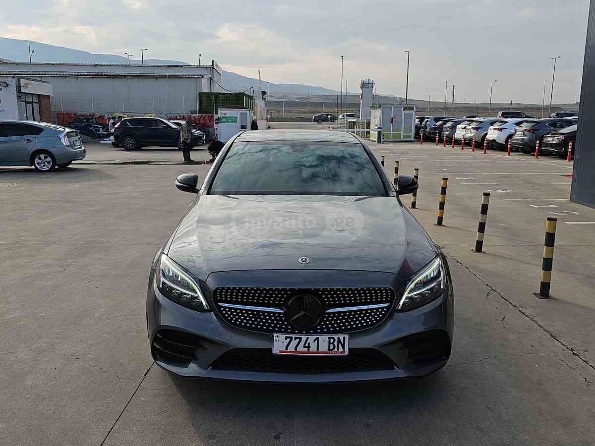 Mercedes-Benz C 300 2020 — photo 2
