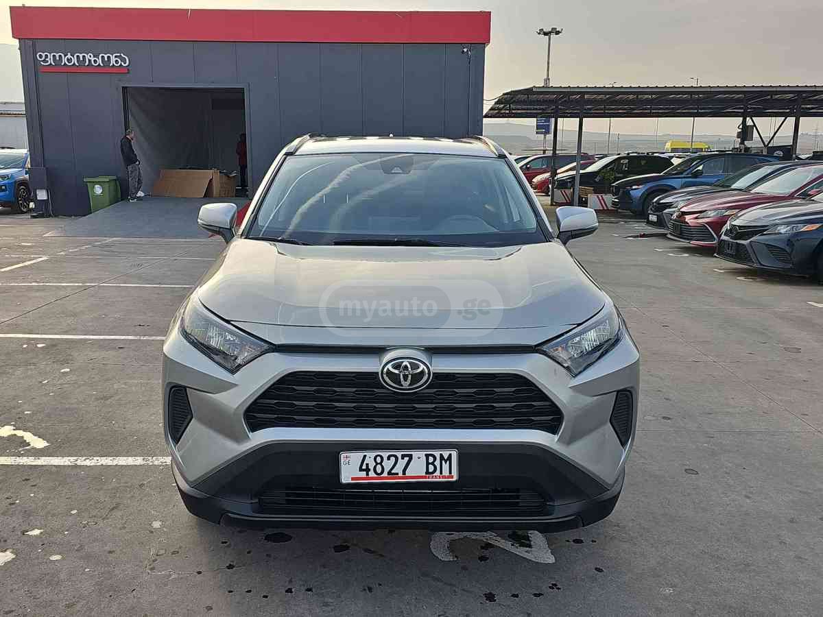 Toyota RAV 4 2020 — photo 2