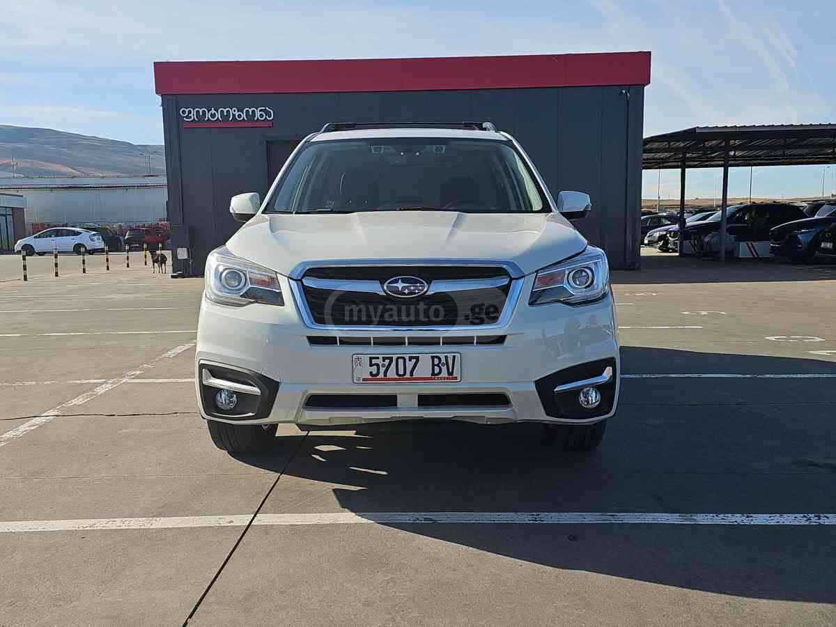 Subaru Forester 2018 — photo 2