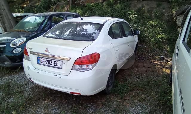 Mitsubishi Attrage 2014 — photo 2