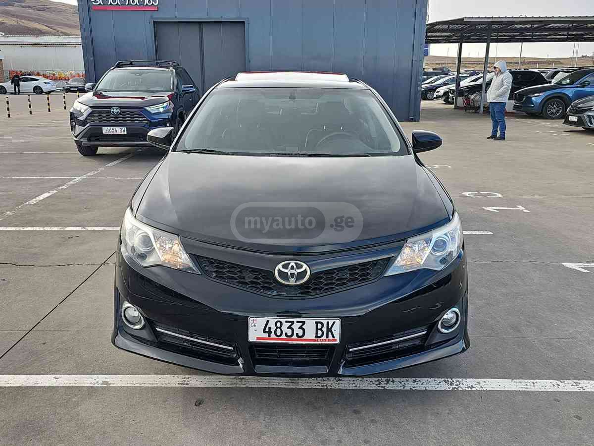 Toyota Camry 2014 — photo 2