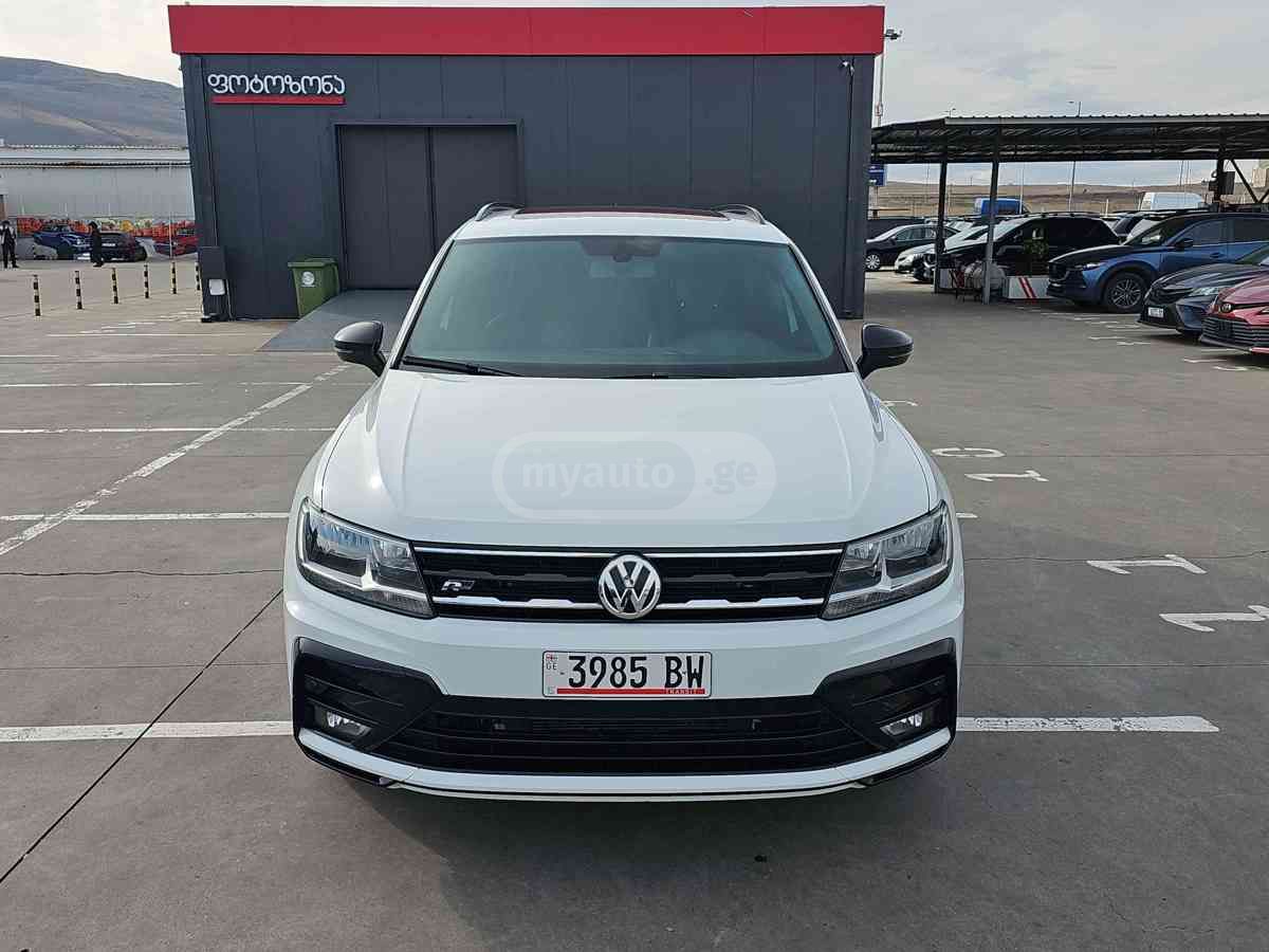 Volkswagen Tiguan 2021 — photo 2