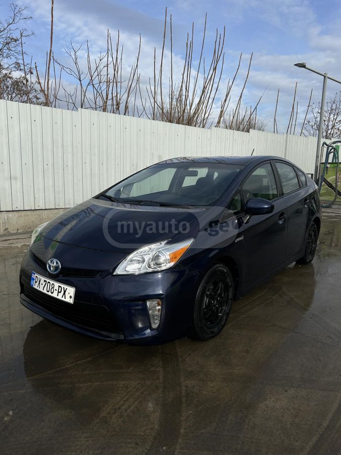 Toyota Prius 2014 — photo 2