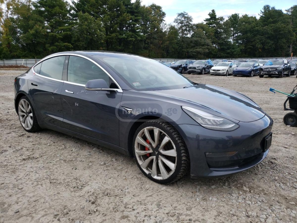 Tesla Model 3 2019 — photo 2