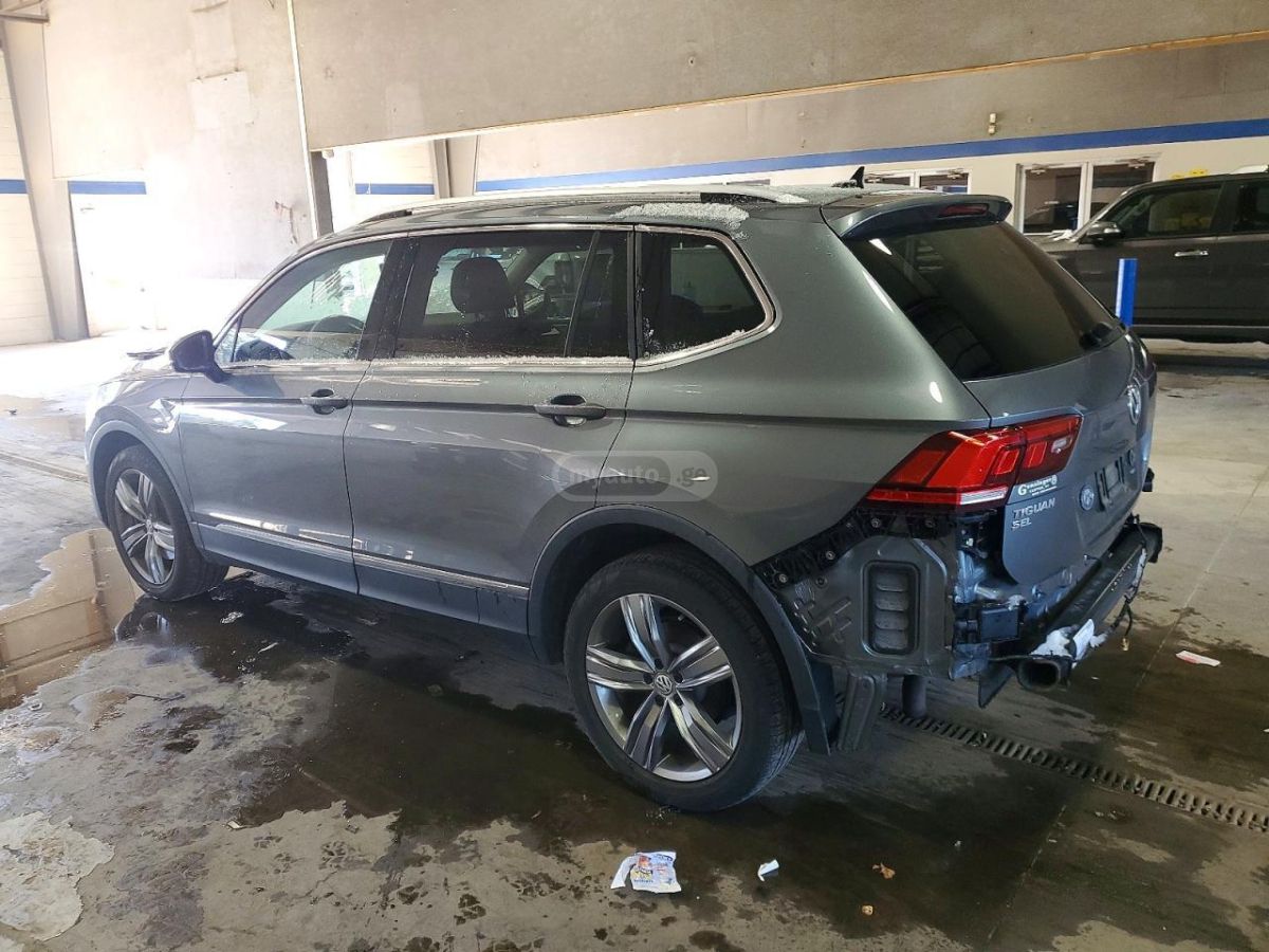 Volkswagen Tiguan 2018 — photo 2
