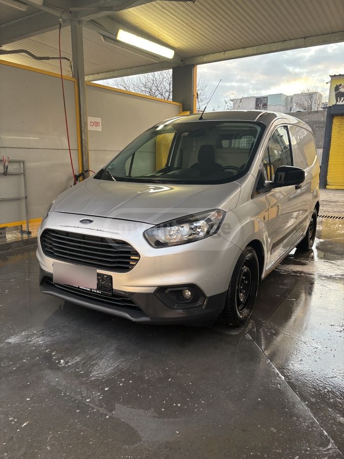 Ford Transit Courier 2018 — photo 2