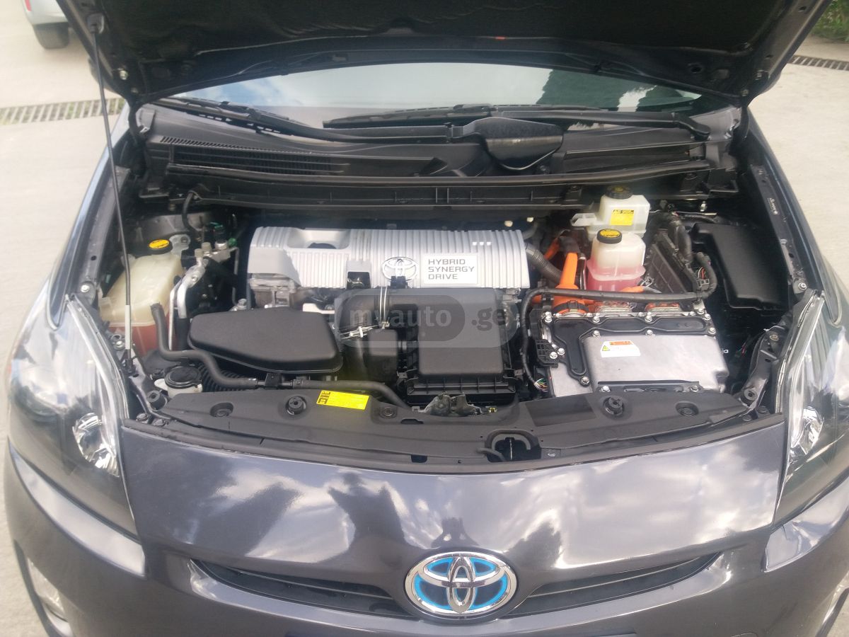 Toyota Prius 2011 — photo 2