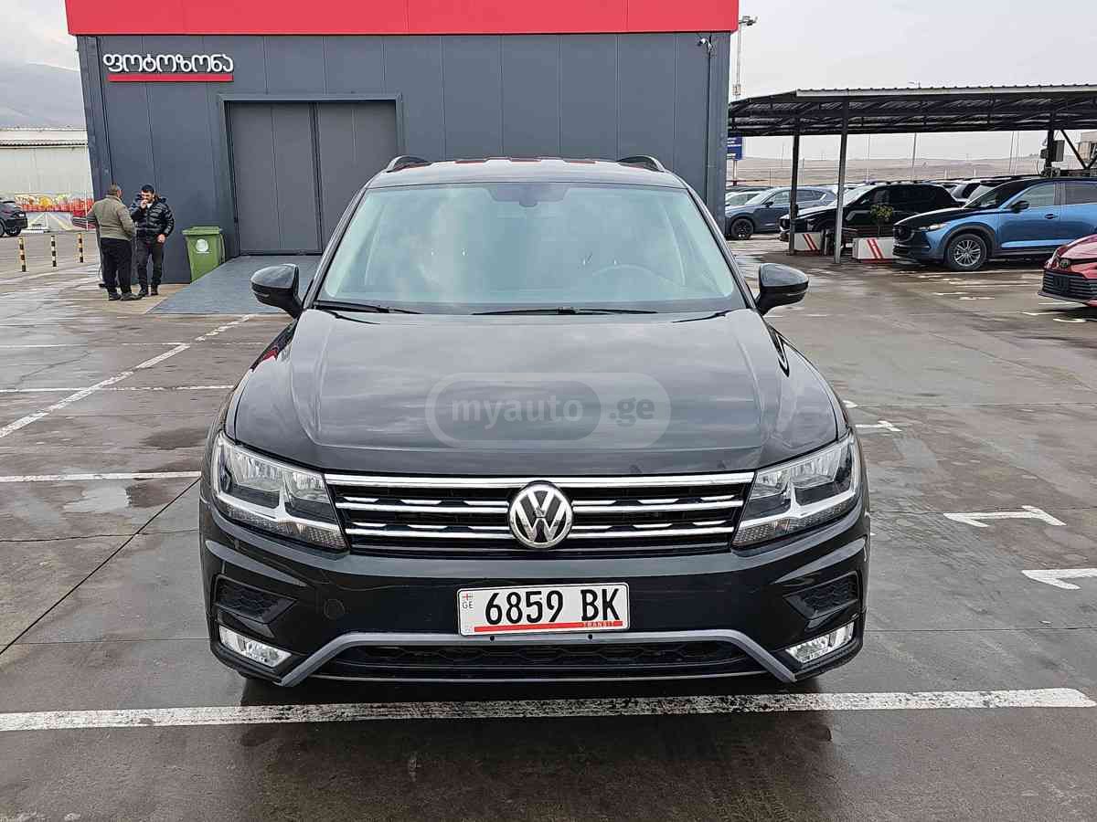 Volkswagen Tiguan 2021 — photo 2